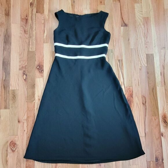 Maggy London Classic Boat Neck Little Black Dress 6 - Picture 1 of 6
